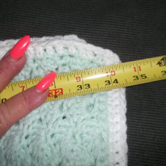 BABY BLANKET CROCHET, NEW, NEVER USED HAND MADE - Picture 5 of 5